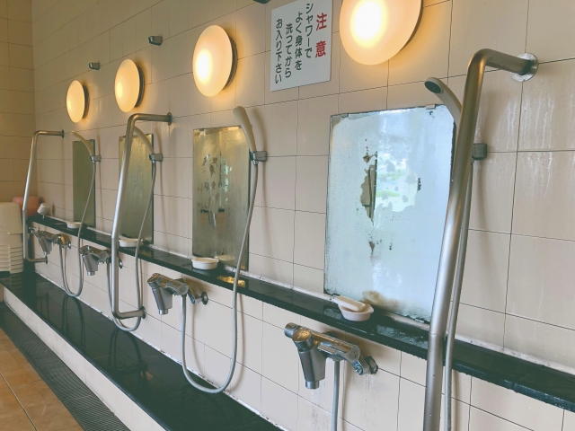 Washing area at a public bath
Washing area at the Sento