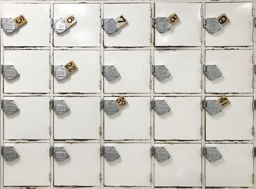 Sento shoeboxes
public bath shoe lockers
Old shoe rack in a Japanese public bath