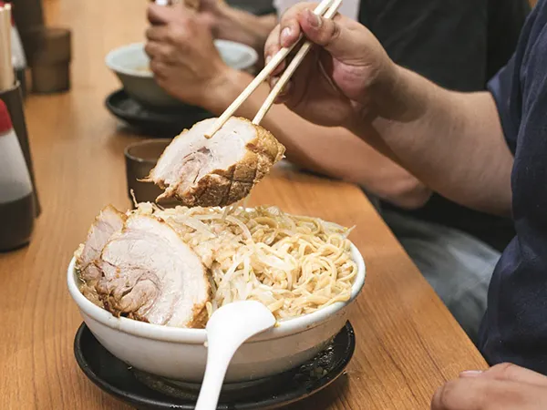 How to eat Ramen Jiro in Japan