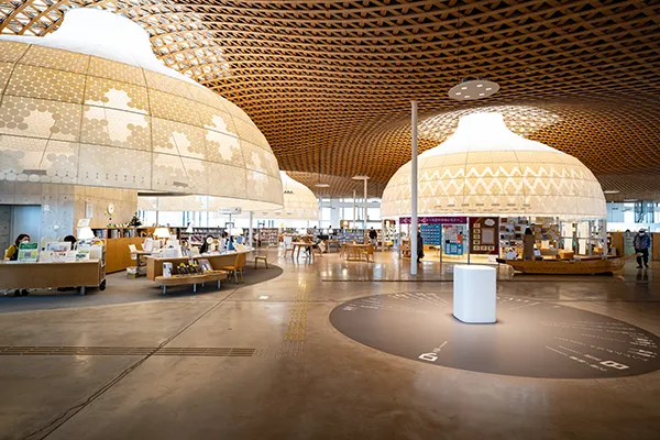 Japan's Beautiful Library "Minna no Mori Gifu Media Cosmos"