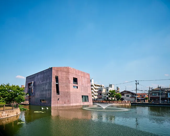 Matsubara City Library, a beautiful Japanese library