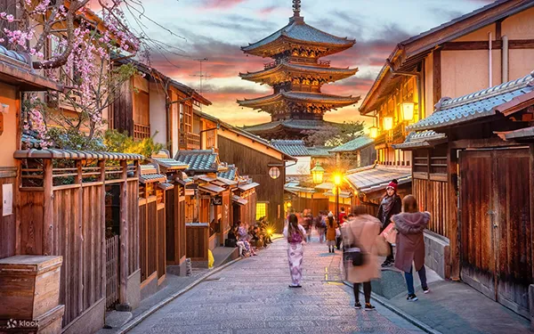 Kyoto Gion: 2-Hour Geisha Culture & History Guided Walking Tour